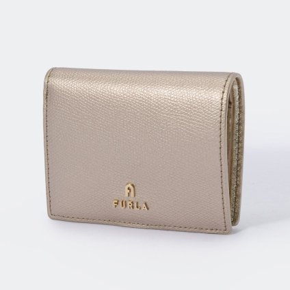 フルラ FURLA WP00304 AMT000 二つ折り財布 カメリア Sサイズ レディース 財布 ミニ財布 レザー 本革 小銭入れ シンプル コンパクトウォレット ロゴ 折りたたみ ギフト CAMELIA S COMPACT WALLET プレゼント お祝い 記念 ゴールド