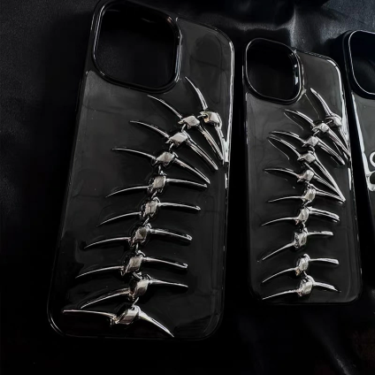 iPhone ケース スマホケース 魚骨 フィッシュボーン 骨 骨格 ボーン 立体 メタリック シルバー ブラック 黒 個性的 V系 ヴィジュアル系 ゴシック ゴスロリ ダーク 暗黒系 病み系 パンク ロック サブカル ストリート おしゃれ かっこいい iPhone17 iPhone16 iPhone15 14