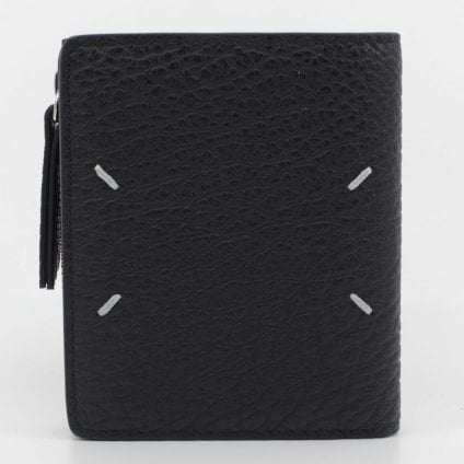 メゾン マルジェラ　Maison Margiela　二つ折り財布　SA1UI0023 P4455 T8103　ブラック　グレインレザー　4ステッチ フリップフラップ ウォレット　コンパクト財布　ミニウォレット