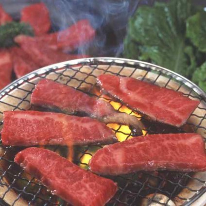 信州プレミアム牛肉 焼肉 モモ 350g 信州プレミアム和牛 黒毛和牛 和牛 国産ブランド牛 長野県産 焼肉用 もも肉 赤身肉 焼き肉 バーベキュー BBQ お取り寄せ グルメ ギフト 贈答 贈り物 お中元 お歳暮 御祝 内祝