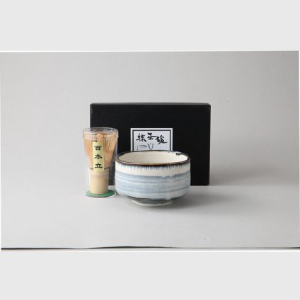抹茶茶碗　茶筅セット　春霞 磁器 美濃焼 やきものの里から、暮らしを贈ります。　ギフト 食器 セット テーブルウェア