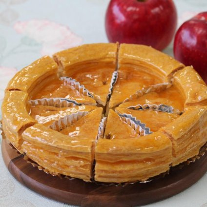 創業71年の本格アップルパイ！カット済み アップルパイ 7号 8カット 焼き菓子 職人手作り 冷凍 誕生日 結婚記念日 ハロウィン 御歳暮 内祝い 周年記念 プレゼント ギフト スイーツ 手土産 人気