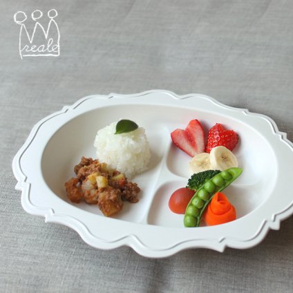 レアーレ Reale 三食皿 ガルソン 白[ベビー食器 吸盤 ひっくり返らない お食い初め 離乳食 お祝い ハーフバースデー 0歳 6ヶ月 初節句 仕切り皿 吸盤付き プレート 仕切り付き 日本製 軽量] 即納