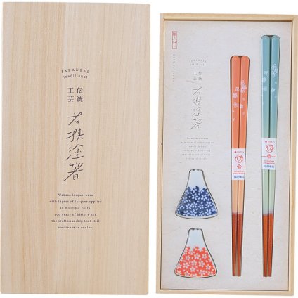 桐箱入 箸置き付夫婦箸 富士見桜 [26-0215-121] ６３１８７７ プレミアムギフト 贈り物 お祝い 日本製 内祝い 出産内祝い 結婚内祝い 快気祝い 新築祝い お返し 贈り物 プレゼント ギフト