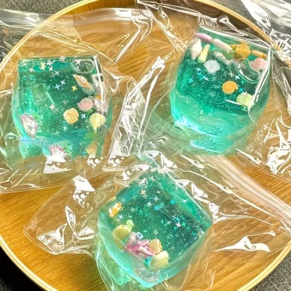 SNSでバズり中！海洋風スクイーズ ぷにぷに シーアートデザイン 透明 ジェル 貝殻 星 スクイーズ 低反発 もちもち スクイーズ玩具 ストレス解消 おもちゃ かわいい 癒しグッズ 握る やわらかい プレゼント ギフト