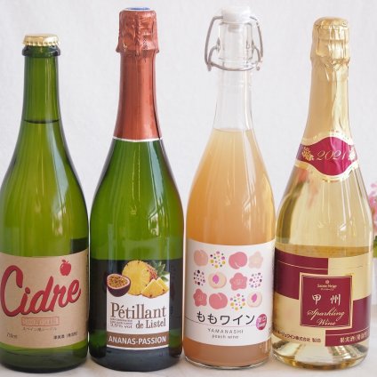 果物ワイン4本セット(アデカ ももワイン甘口 5度(千葉県) ペティアン ド リステル（ パイナップル＆パッションフルーツ）3.5度(フランス) シードル ストロングサワー6度(長野県) 甲州スパークリング9度(山梨県)) 720ml×3本 750ml×
