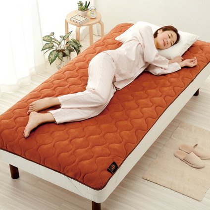more hot 暖暖あったかロング節電マット[敷き毛布 シングル ふわふわ フラット 冷え対策 冬 蓄熱 保温 寝具 敷きマット 無地 冬用 冬物 電気代 節約 省エネ 洗濯OK 洗濯可能 敷マット 敷毛布 もこもこ シングルサイズ 冬用毛布]