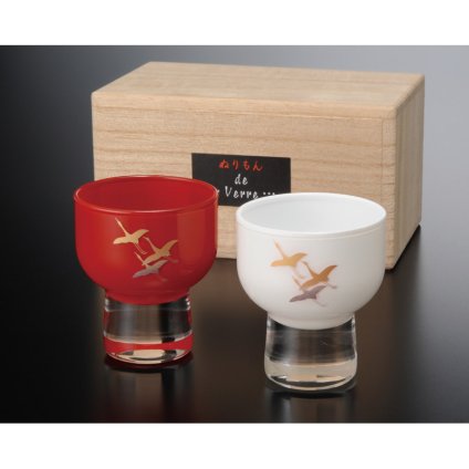 紀州塗 ぬりもんdeVerre 盃 紅白ペア 千羽鶴 木箱入  ／グラス 食器 キッチン用品 お中元 御中元 ギフト 暑中 残暑 お盆 初盆 新盆 お供 御供 ギフト 2026 送料無料 ギフト プレゼント プチギフト 内祝い 快気祝い 出産祝い 結婚祝い 引出物 新築祝い お返し