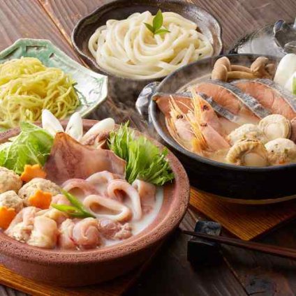 北海道 石狩鍋 鶏白湯鍋 豪華 食べ比べ セット 秋鮭 帆立 鶏もも肉 いか 味噌 白湯 絶品 ご当地 お取り寄せ 鍋 ギフト 少人数 贅沢 グルメ