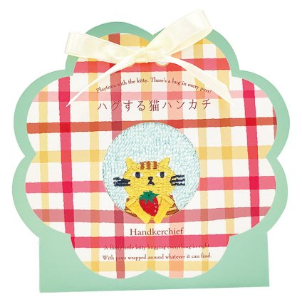 ハグする猫ハンカチ キジトラ  ／ハンカチ・ハンドタオル バッグ・小物・雑貨 ファッション 敬老の日 プレゼント ギフト お彼岸 お供え 秋 2026 送料無料 ギフト プレゼント プチギフト 内祝い 快気祝い 出産祝い 結婚祝い 引出物 新築祝い お返し