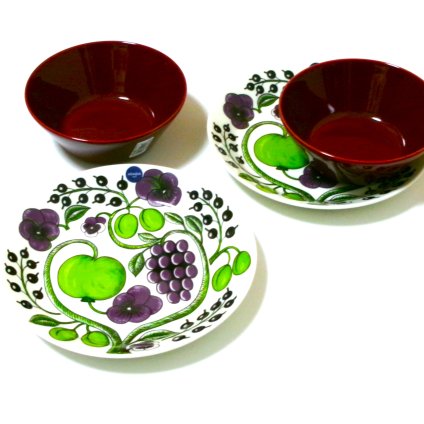 北欧ブランド食器　アラビアARABIA パラテイッシ　パープル　　/ イッタラiittala  ティーマ  ボウル368612・プレート食器　ペア（パラティッシパープル、ティ―マ　チェリー）【御結婚御祝・内祝・新築御祝・還暦御祝・引越し・御礼・寿・ギフト包装可能】