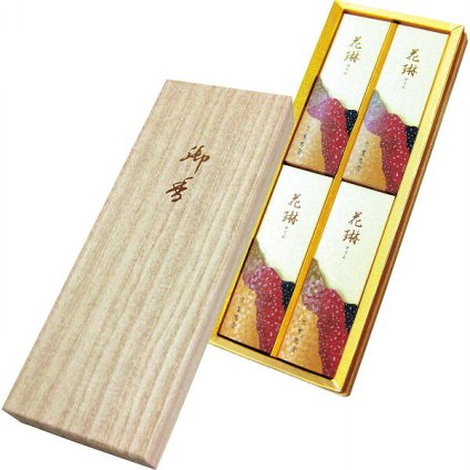 薫寿堂 花琳 薫寿堂 花琳 短寸４入 [26-2918-146] ５００１ プレミアムギフト 贈り物 お祝い 椨皮粉・白檀・香料類 日本製 内祝い 出産内祝い 結婚内祝い 快気祝い 新築祝い お返し 贈り物 プレゼント ギフト