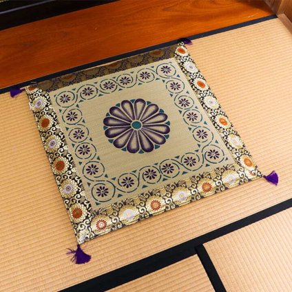 日本製 い草 御前座布団 盆 法事 仏前 捺染 菊柄 約70×70cm 法事やお盆に 菊柄の御前座布団 国産 抗菌防臭 ポリエステル 綿 御前ざぶとん 仏前座布団 法事座布団 和室座布団 座ぶとん フロアクッション 和室クッション 寝具 寝室用品 柔らか 新生活
