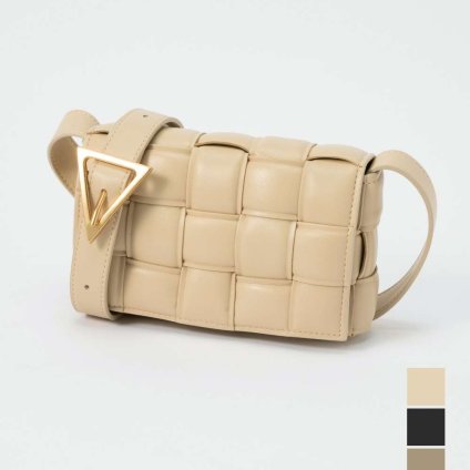 ボッテガヴェネタ BOTTEGA VENETA 717506 VCQR1 ショルダーバッグ レディース バッグ ポシェット スモール パデッド カセット マキシイントレチャート レザー プレゼント ギフト 本革 鞄 PADDED CASSETTE CROSS BODY BAG ブラック ベージュ