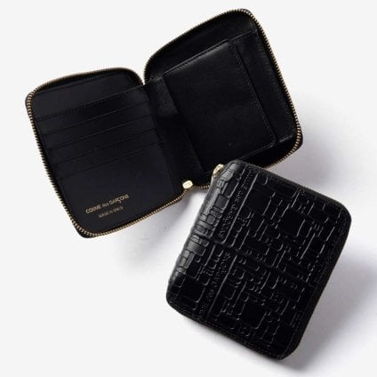 コムデギャルソン COMME DES GARCONS EMBOSSED LOGOTYPE エンボス ロゴタイプ Bifold Wallet 二つ折り財布 SA2100EL ユニセックス 財布