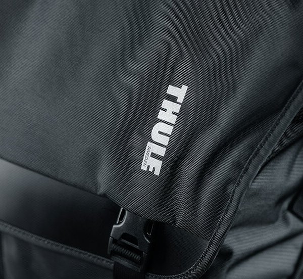 THULE カメラ メッセンジャーバッグ Covert DSLR Messenger ダーク