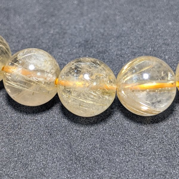 雰囲気が美しい ゴールドルチルブレスレット 11ミリ 最強水晶天然石