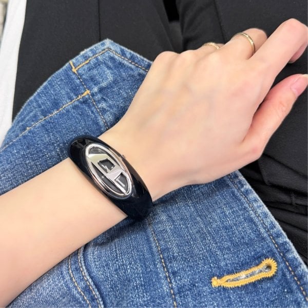 ディーゼル DIESEL 腕時計 レディース バングルウォッチ ブラック 
