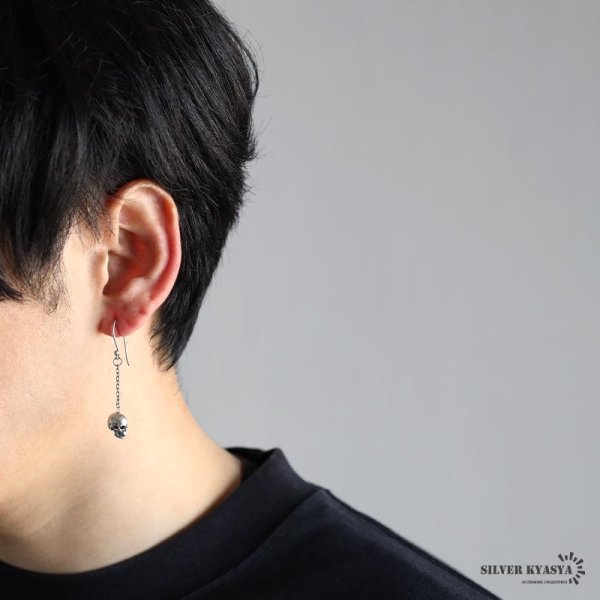 シルバー925 スカルピアス 揺れる ドロップピアス フックピアス パンク