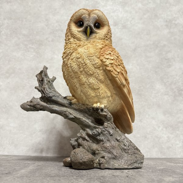 置物 鳥 かわいい オブジェ 北欧 動物 切り株にとまるフクロウ 高さ