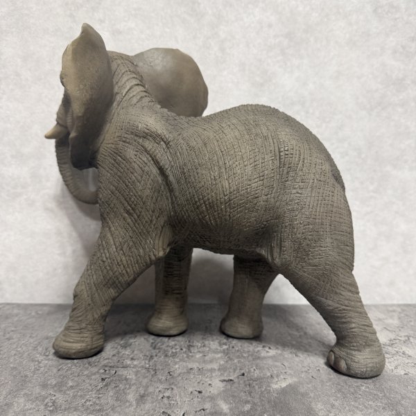 置物 見上げるゾウ 小 横幅29.5cm 象 縁起物 風水 woobia ウービア 