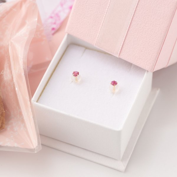 7月誕生石1粒ルビーピアス＆ダイヤモンド型バターサンド＆紅茶セット 