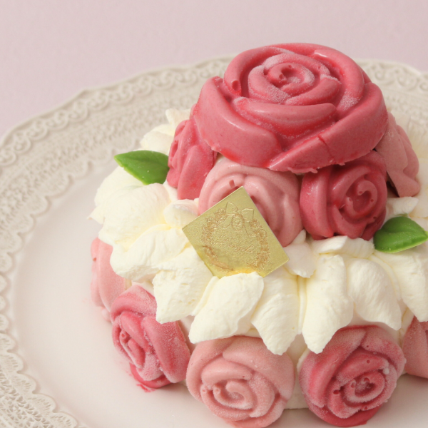 誕生日、記念日に】薔薇の花束ケーキ《ローズガーデン》｜いちごムース