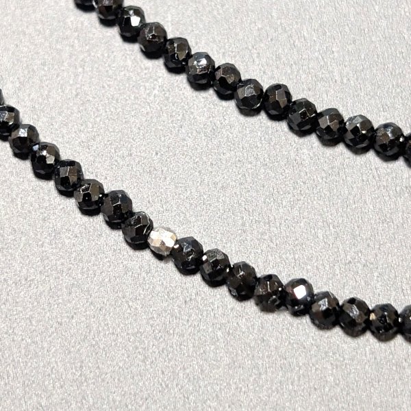 超輝】K18WG ホワイトゴールド ダイヤ入りペンダント トライアングル 