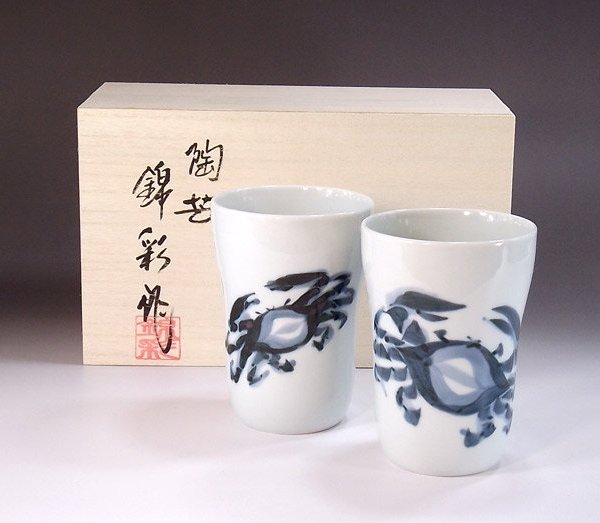 有田焼 陶芸家 藤井錦彩作 染付蟹絵焼酎カップ・ペア（焼酎グラス