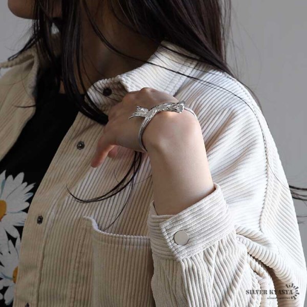 リボンバングル 腕輪 シルバー925 立体的 リボン 大きめ レディース 