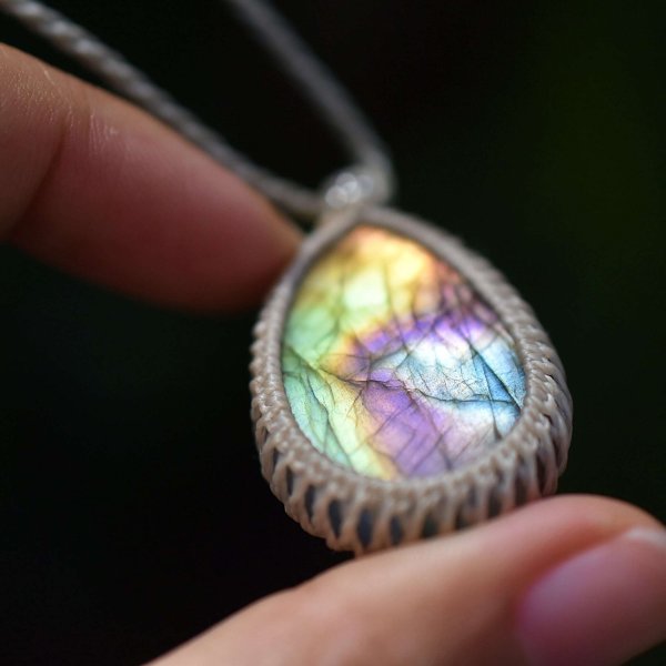 天然石】【ハンドメイド】黄金と紫！☆パープルラブラドライト