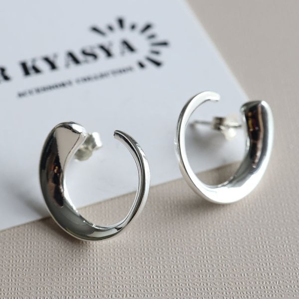 ひねりサークルピアス シルバー925 スタッドピアス 両耳用 2点セット
