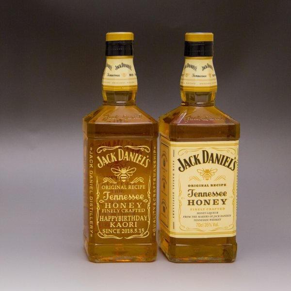 ウイスキー プレゼント 【ジャックダニエル テネシーハニー 700ml