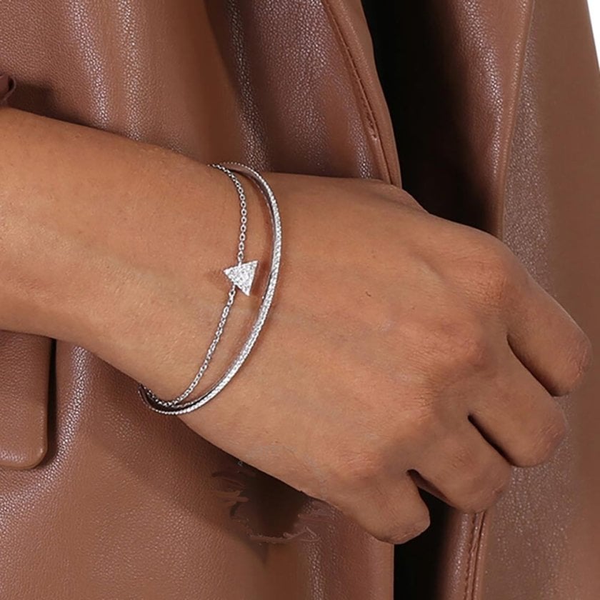 スワロフスキー　SwarovskiブレスレットGently Triangle スワロフスキー SWAROVSKI ブレスレット 5643732 Ortyx オルティクス