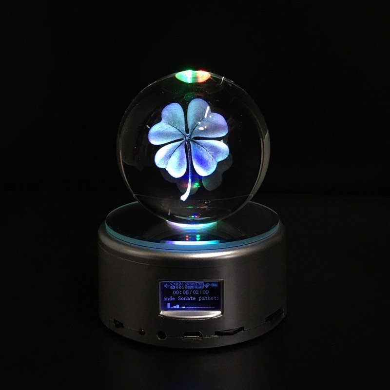 送料無料】 3Dクリスタル球 オルゴール 四葉のクローバー 全36曲内蔵