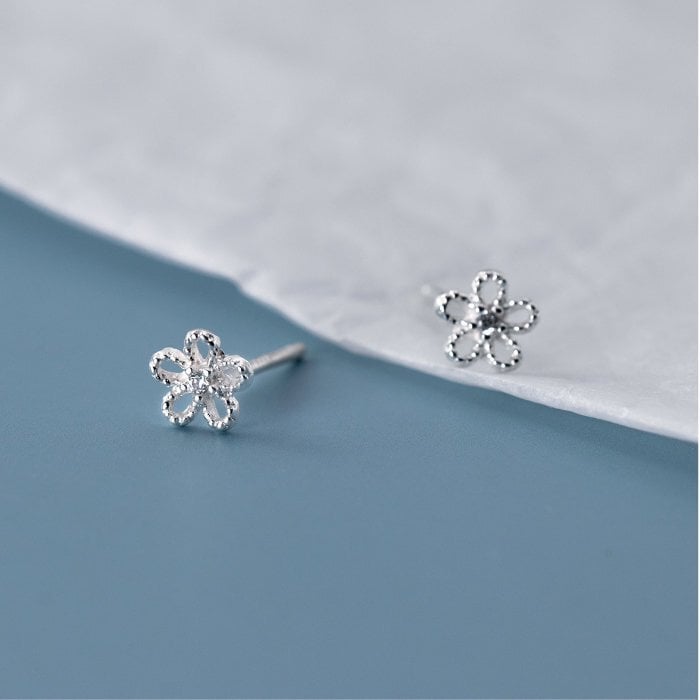ピアス フラワー 花 シルバーストーン 小さい シンプル 軟骨 金属