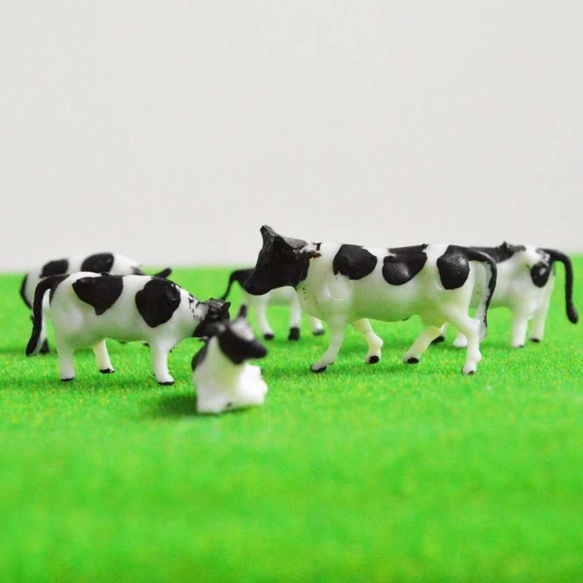 ミニ牛フィギュア 10個セット ミニチュア 牛 動物 フィギュア 牧場
