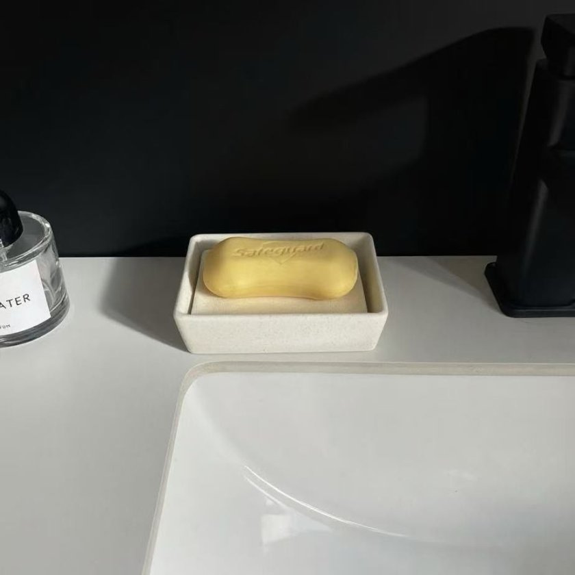 ソープディッシュ 陶器 石鹸置き 2色 石鹸トレー 水切り 防滑 バス