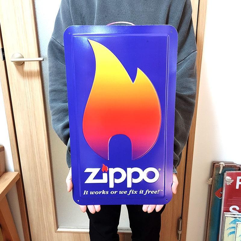 ブリキ看板 ZIPPO 珍しい エンボスメタルサイン 廃盤 フレームデザイン 