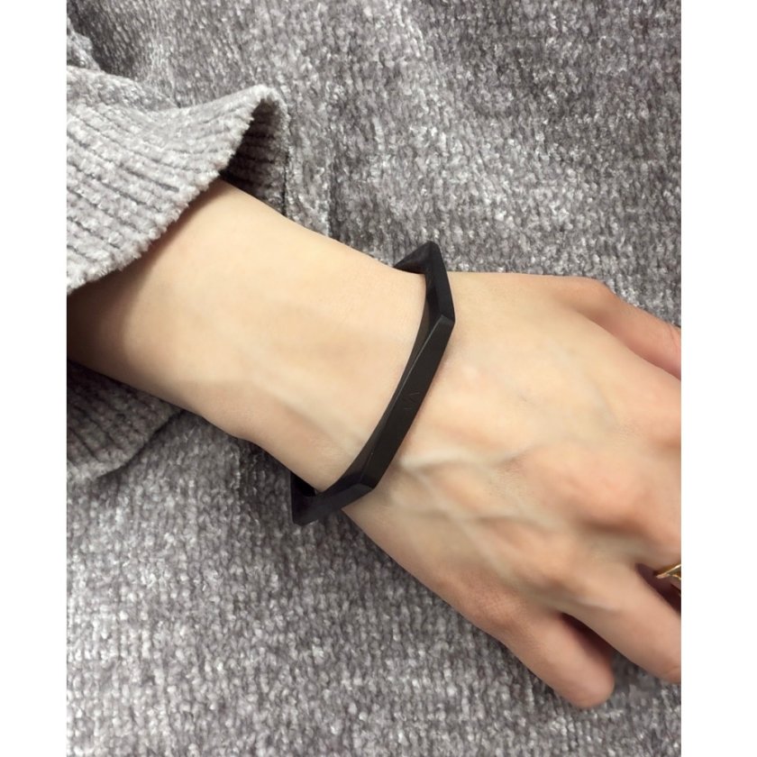 EMPORIO ARMANI ブラックバングル アルマーニエクスチェンジ バングル メンズ ブラック ロゴ シンプル