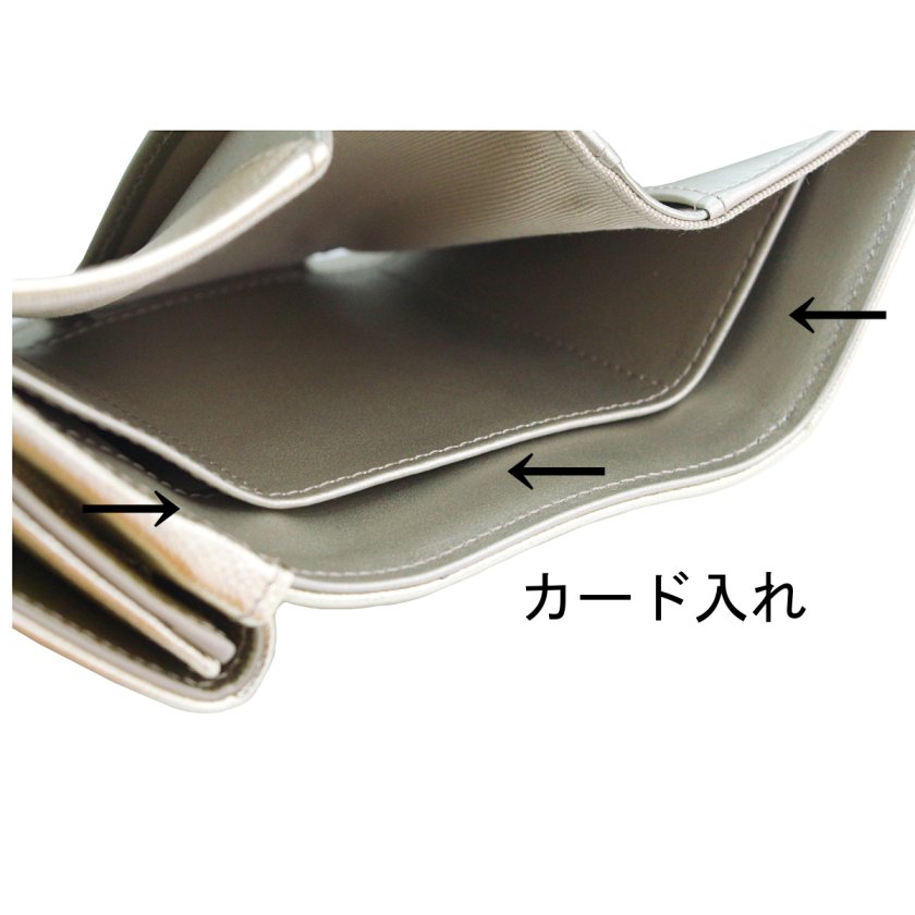【専用】CHANEL ノベルティ　二つ折り財布　ゴールド金具 入手困難カラー】CHANEL シャネル 財布 三つ折り財布 キャビアスキン