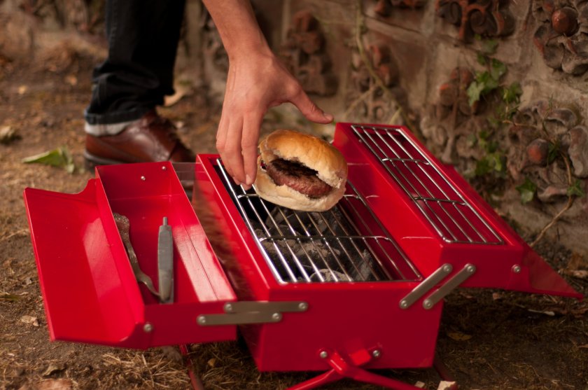 SUCK UK BBQツールボックス（キャンプ バーベキュー 炭火焼 肉焼 魚焼