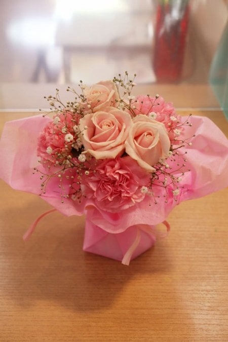 フラワーアレンジメント　花台座付き（ピンク系）花束:ブーケ　アートフラワー 031 ちょっとしたプレゼントに☆【花瓶付きブーケ／ピンク】お花 花