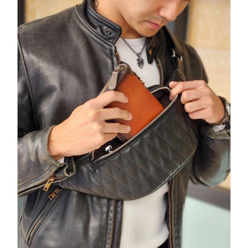 ワンショルダー メンズ ボディバッグ 本革 bag キルティング black