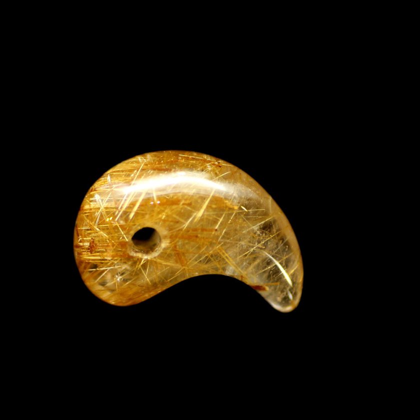 開運ギフト】 高級感あふれる天然石勾玉 綺麗な金紅石 自然 ルチル