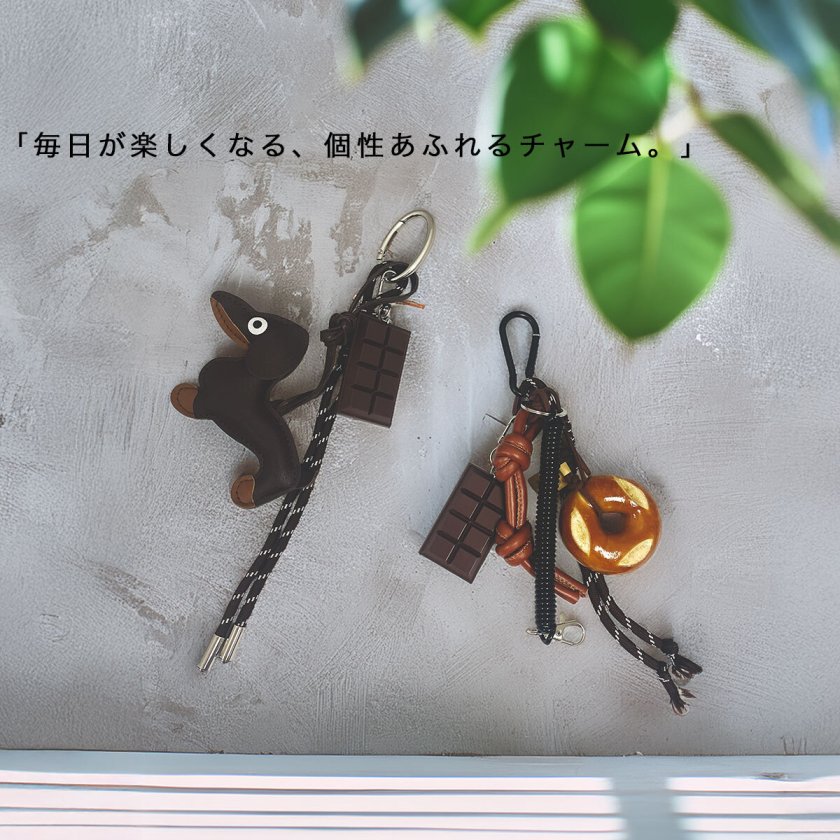 キュートなドーナツ＆チョコレートチャーム付きストラップ、ブラック