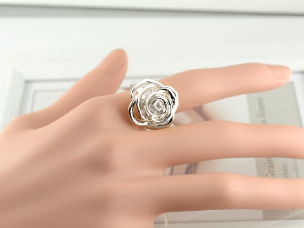 18金 リング バラ rose 薔薇 レディース 指輪 k18 18k ホワイト
