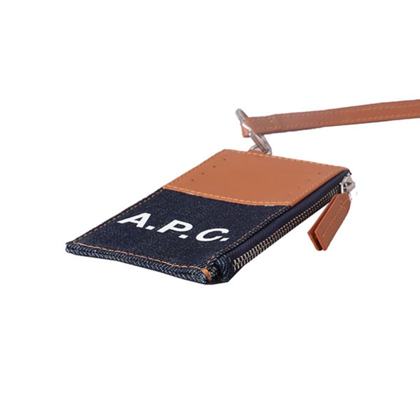 APC 名刺入れ 名刺交換時に個性をチラリと見せるならA.P.C. の「カルタ