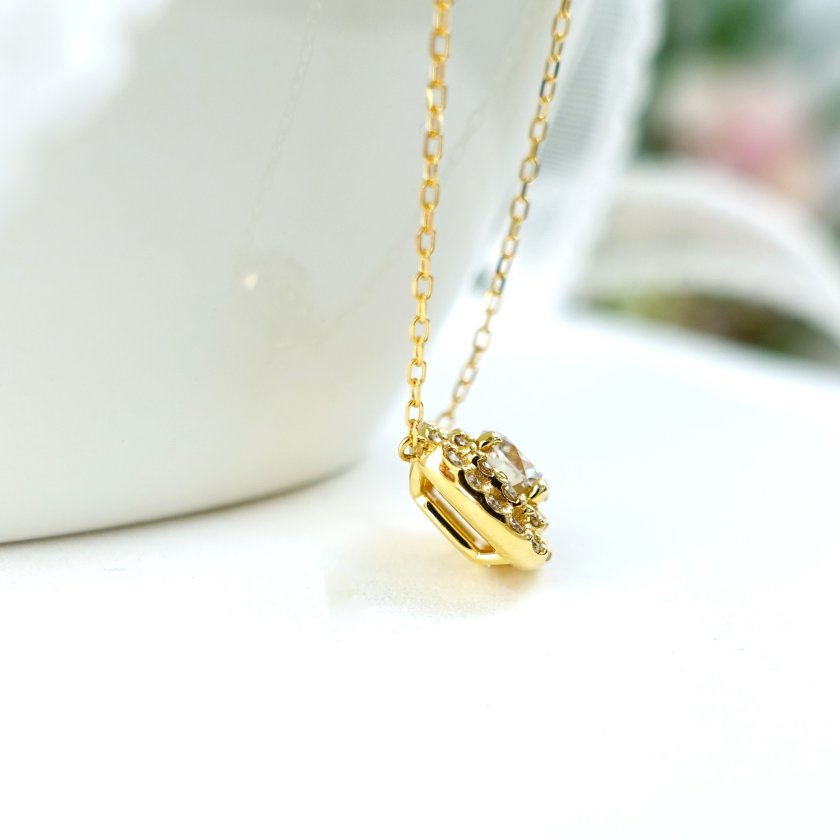 送料無料】K18YG 0.75ct スクエアモチーフ ダイヤモンドネックレス 
