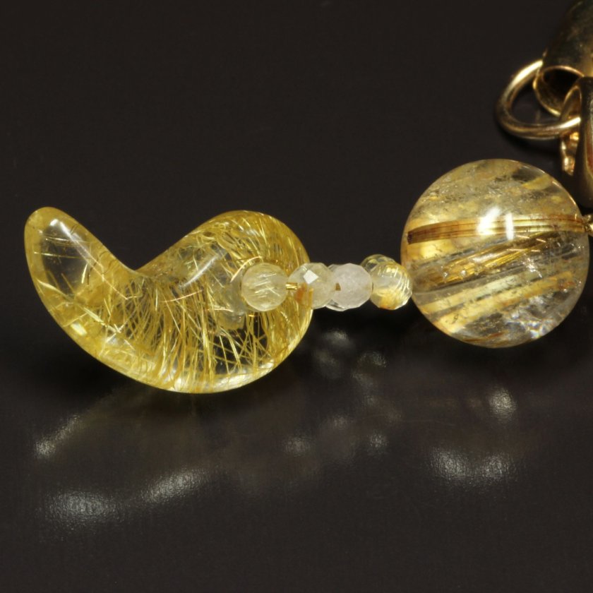 高級ルチル】 高級感あふれる天然石勾玉［輝きが一級品］一点物 